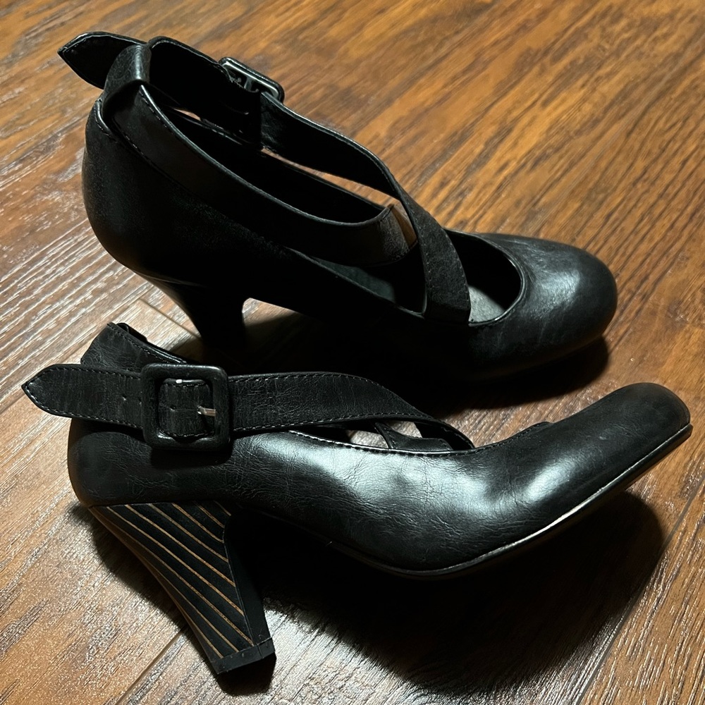 The shoes is by Aldo with 3.5 inches. Size is 37B